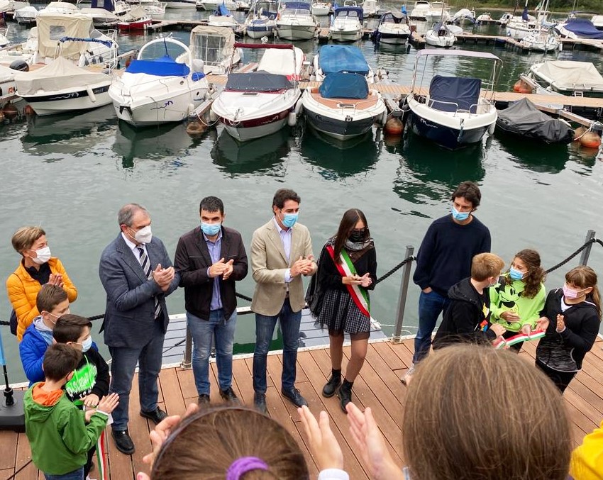 Inaugurazione cestino mangiaplastica al Porto Goen a Pisogne