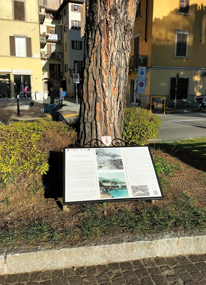 pannello informativo dedicato a Piazza Tredici Martiri